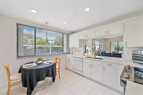 Kitchen - 811 Oak Harbour Dr, Juno Beach, FL 33408 photo 2 of 3