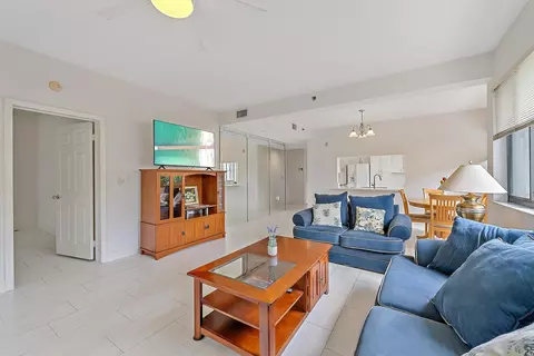 Living - 811 Oak Harbour Dr, Juno Beach, FL 33408 photo 2 of 4