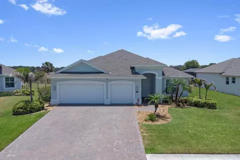 7203 33rd Sq, Vero Beach, FL 32967
