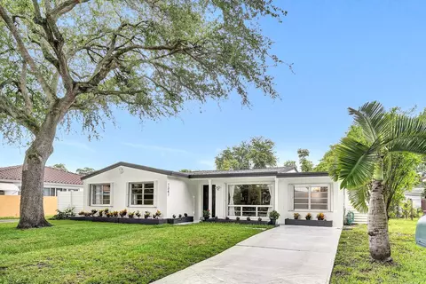 1341 N 30th Rd, Hollywood, FL 33021