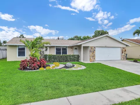 8411 Theresa Rd, Boynton Beach, FL 33472