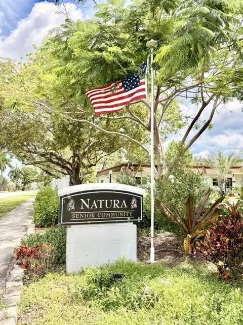 608 SW Natura Blvd #202, Deerfield Beach, FL 33441