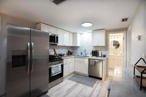 Kitchen - 1020 4th St, Okeechobee, FL 34974 photo 4 of 5
