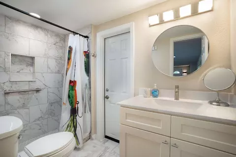 Bath - 1020 4th St, Okeechobee, FL 34974 photo 1 of 2