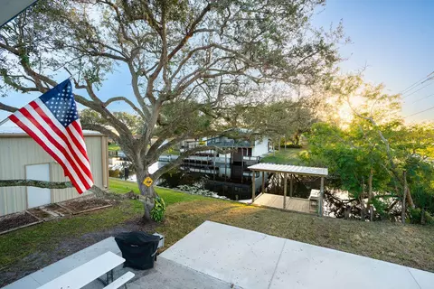 Exterior - 1020 4th St, Okeechobee, FL 34974 photo 4 of 6