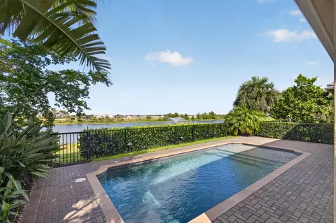 9941 Regency Way, Palm Beach Gardens, FL 33412