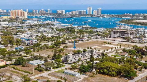 132 W 11th St, Riviera Beach, FL 33404