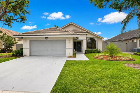 182 Temple Ave, Boynton Beach, FL 33436