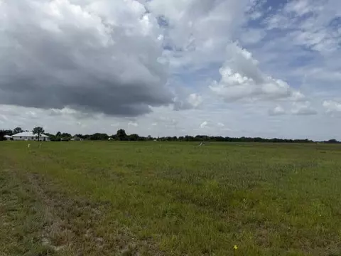 824 Woodmont St, Sebring, FL 33876