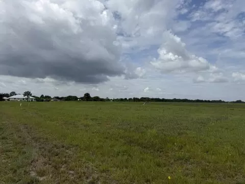 824 Woodmont St, Sebring, FL 33876