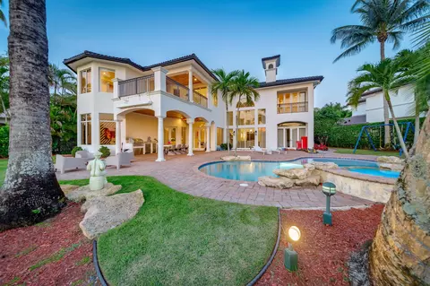 17593 Middle Lake Dr, Boca Raton, FL 33496