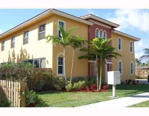2212 Van Buren St, Hollywood, FL 33020