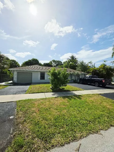 8 NE 9th Ave, Deerfield Beach, FL 33441