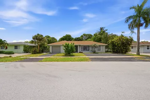8 NE 9th Ave, Deerfield Beach, FL 33441