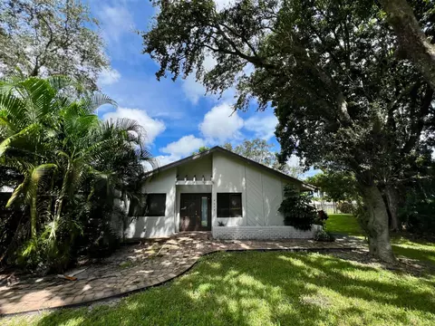 4075 N Palm Forest Dr N, Delray Beach, FL 33445