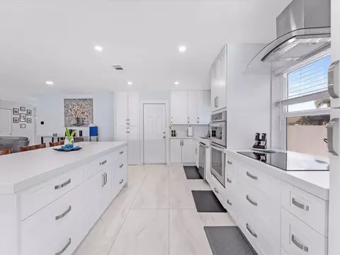 23040 SW 54th Ave, Boca Raton, FL 33433