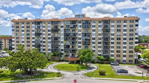 4174 Inverrary Dr #513, Lauderhill, FL 33319