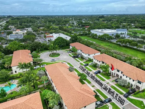 4656 Silver Saw Ln, Lake Worth, FL 33463