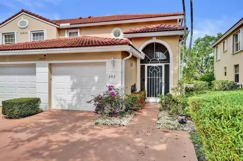 12434 Crystal Pointe Dr #202, Boynton Beach, FL 33437