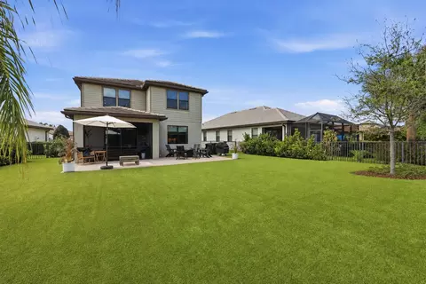 127 SE Courances Dr, Port Saint Lucie, FL 34984