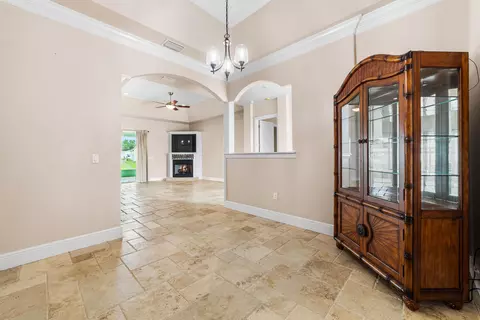 Living - 2406 SE 31st St SE, Okeechobee, FL 34974 photo 5 of 5