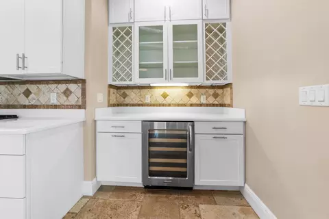 Kitchen - 2406 SE 31st St SE, Okeechobee, FL 34974 photo 6 of 8