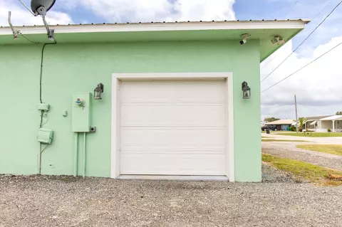 Exterior - 2406 SE 31st St SE, Okeechobee, FL 34974 photo 9 of 14