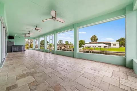 Exterior - 2406 SE 31st St SE, Okeechobee, FL 34974 photo 10 of 14
