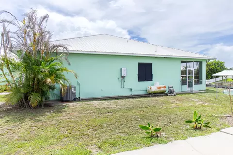 Exterior - 2406 SE 31st St SE, Okeechobee, FL 34974 photo 8 of 14