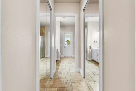 Entry Way - 2406 SE 31st St SE, Okeechobee, FL 34974 photo 7 of 7