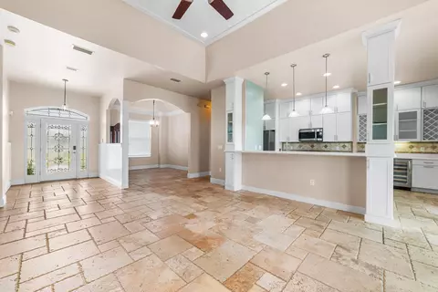 Living - 2406 SE 31st St SE, Okeechobee, FL 34974 photo 4 of 5