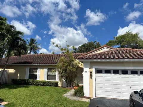 9532 NW 9th Ct, Plantation, FL 33324