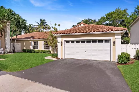 9532 NW 9th Ct, Plantation, FL 33324