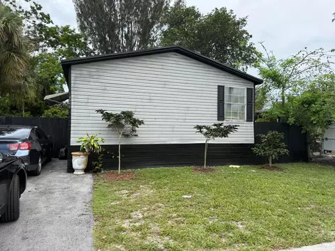 10548 W Sandalfoot Blvd, Boca Raton, FL 33428
