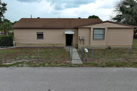 1013 9th St, Okeechobee, FL 34974 photo 3