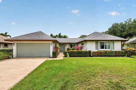 10460 Greentrail Dr N, Boynton Beach, FL 33436