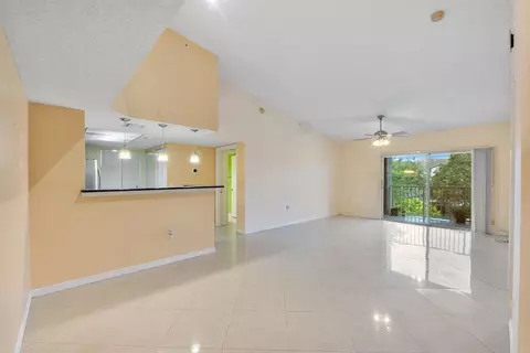 5011 Wiles Rd UNIT 303, Coconut Creek, FL 33073