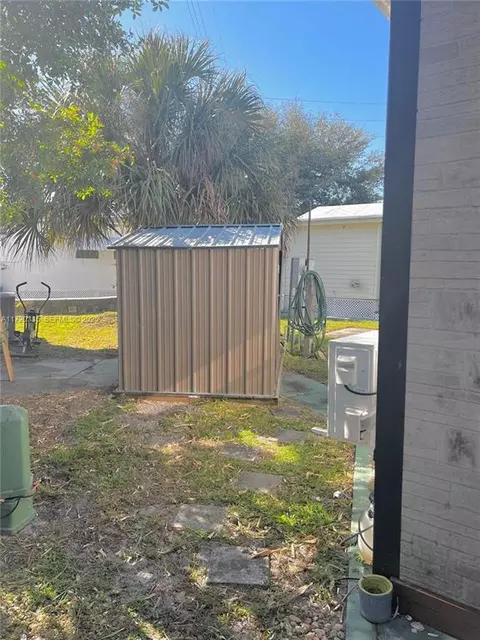 8564 SW 15th Ct, Davie, FL 33324 photo 16