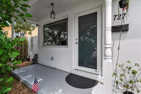 727 Bunker Rd, West Palm Beach, FL 33405