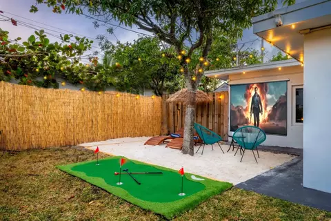3961 NE 10th Ave, Oakland Park, FL 33334