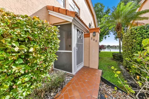 9553 Shadybrook Dr #202, Boynton Beach, FL 33437