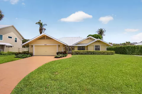 10420 SE Jupiter Narrows Dr, Hobe Sound, FL 33455