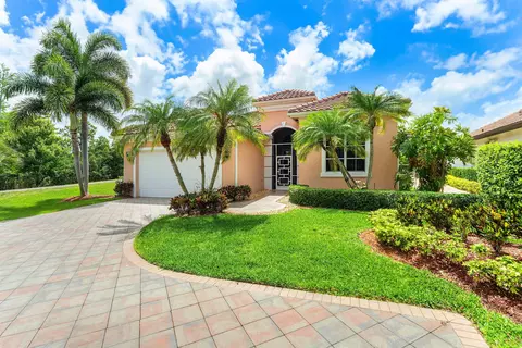 8192 Spyglass Dr, West Palm Beach, FL 33412