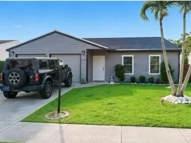 5223 W Canal Cir W, Lake Worth, FL 33467