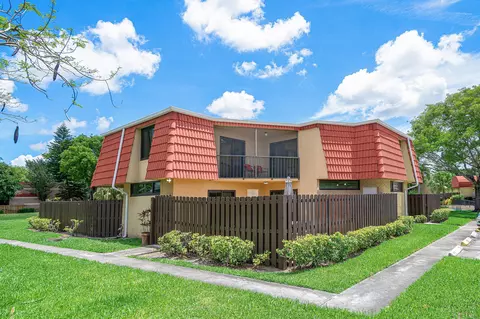 22910 Oxford Pl #D, Boca Raton, FL 33433