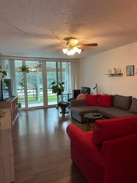 115 Royal Pk Dr #2G, Oakland Park, FL 33309