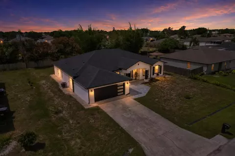 757 SW Jacoby Ave, Port Saint Lucie, FL 34953