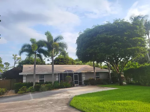 8970 Yearling Dr, Lake Worth, FL 33467