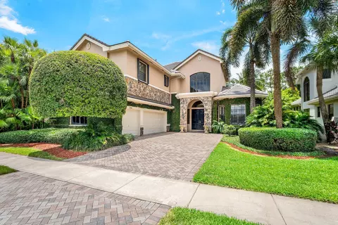 10380 Trianon Pl, Wellington, FL 33449