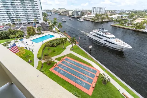 3200 NE 36th St #806, Fort Lauderdale, FL 33308